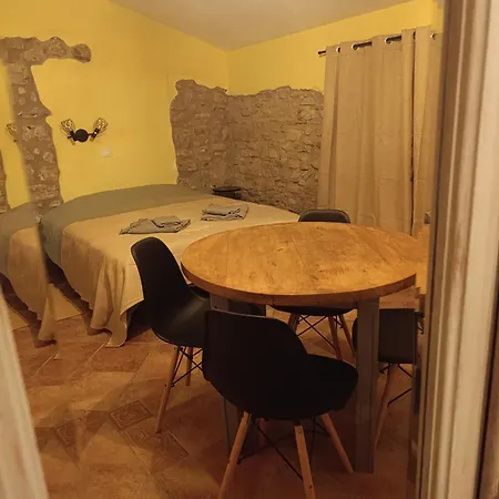 Bed & Breakfast Mas Pitre Besalu